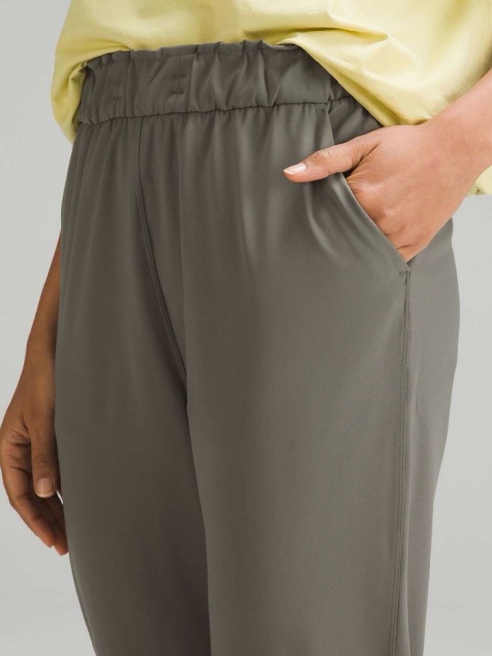 Lululemon High-Rise Joggers Size 2 Style W5DQDS Sage Green - Picture 3 of 13